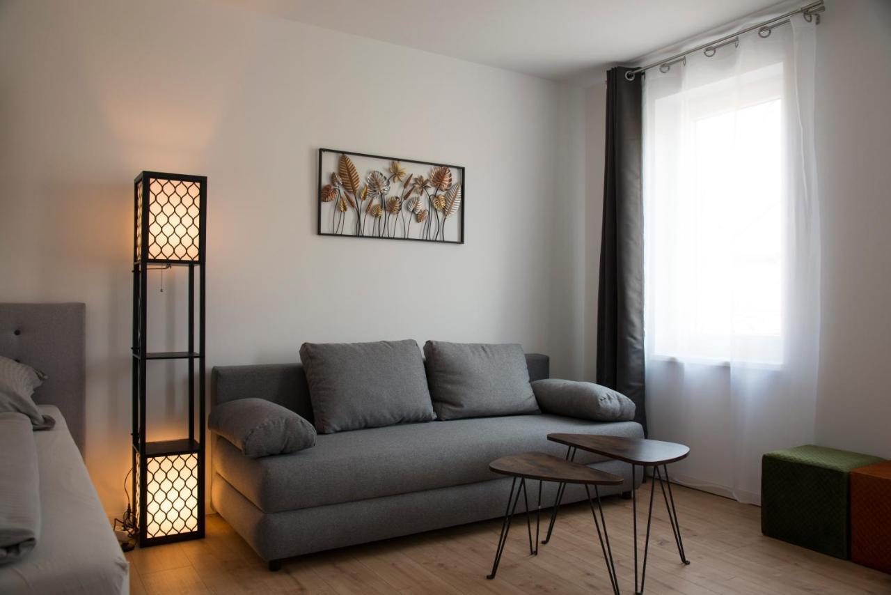 Schoene Grosse Ferienwohnung 79M2 Und 2 Baeder, Zentrumnah, 2Og Erfurt Esterno foto