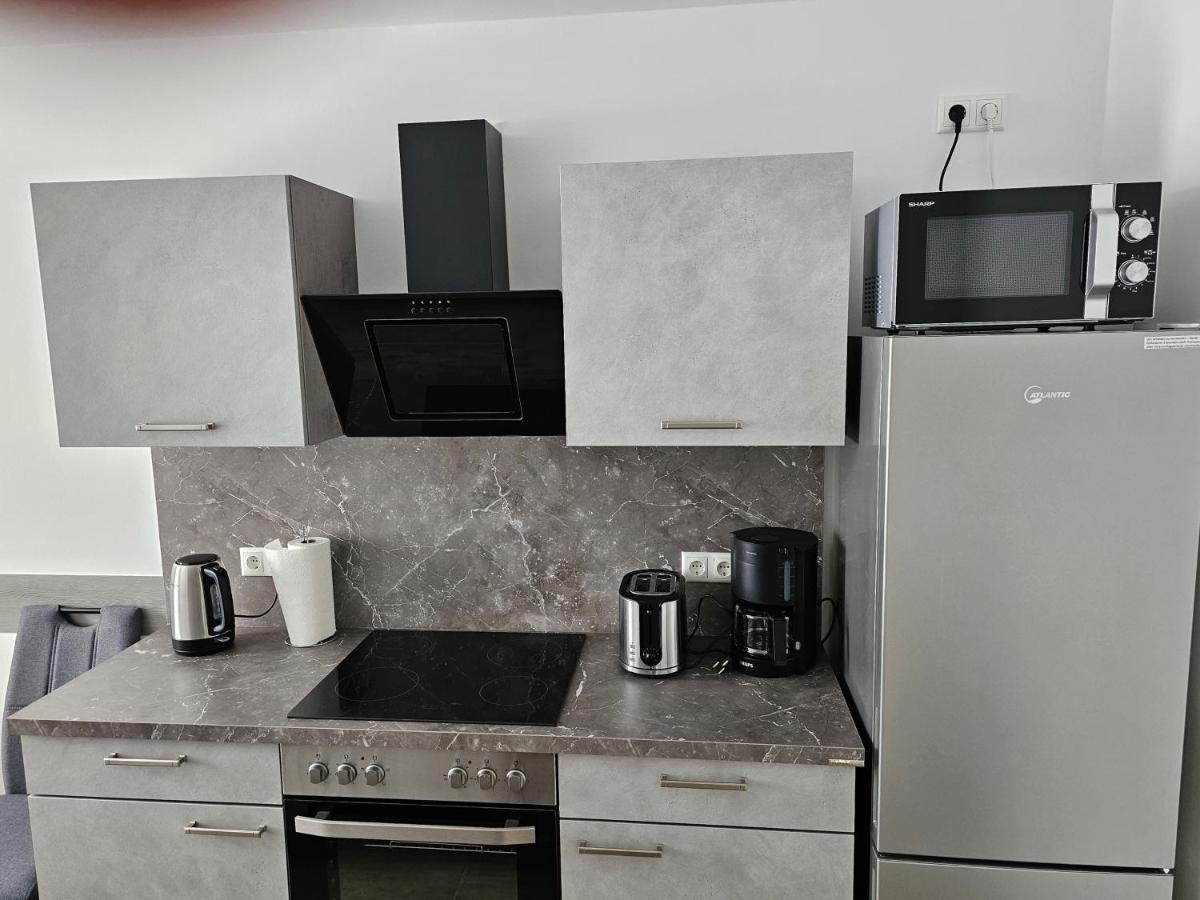 Schoene Grosse Ferienwohnung 79M2 Und 2 Baeder, Zentrumnah, 2Og Erfurt Esterno foto